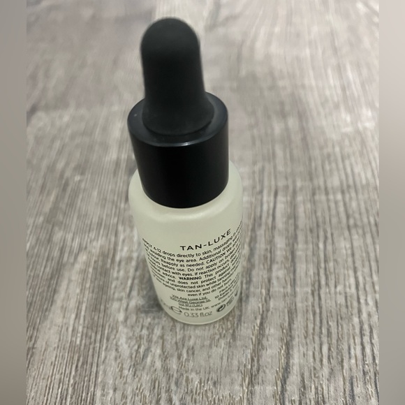 *Free with purchase* Tan Luxe Super Glow Mini - Picture 2 of 4